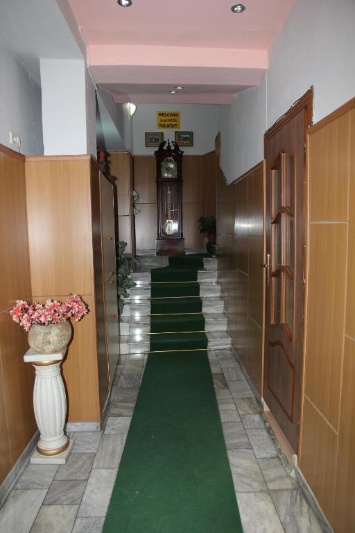 Hotel Parlamenti Tirana Zewnętrze zdjęcie